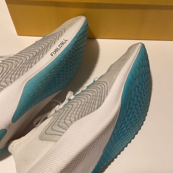 New Balance Fuelcell sneakers - Picture 9 of 9